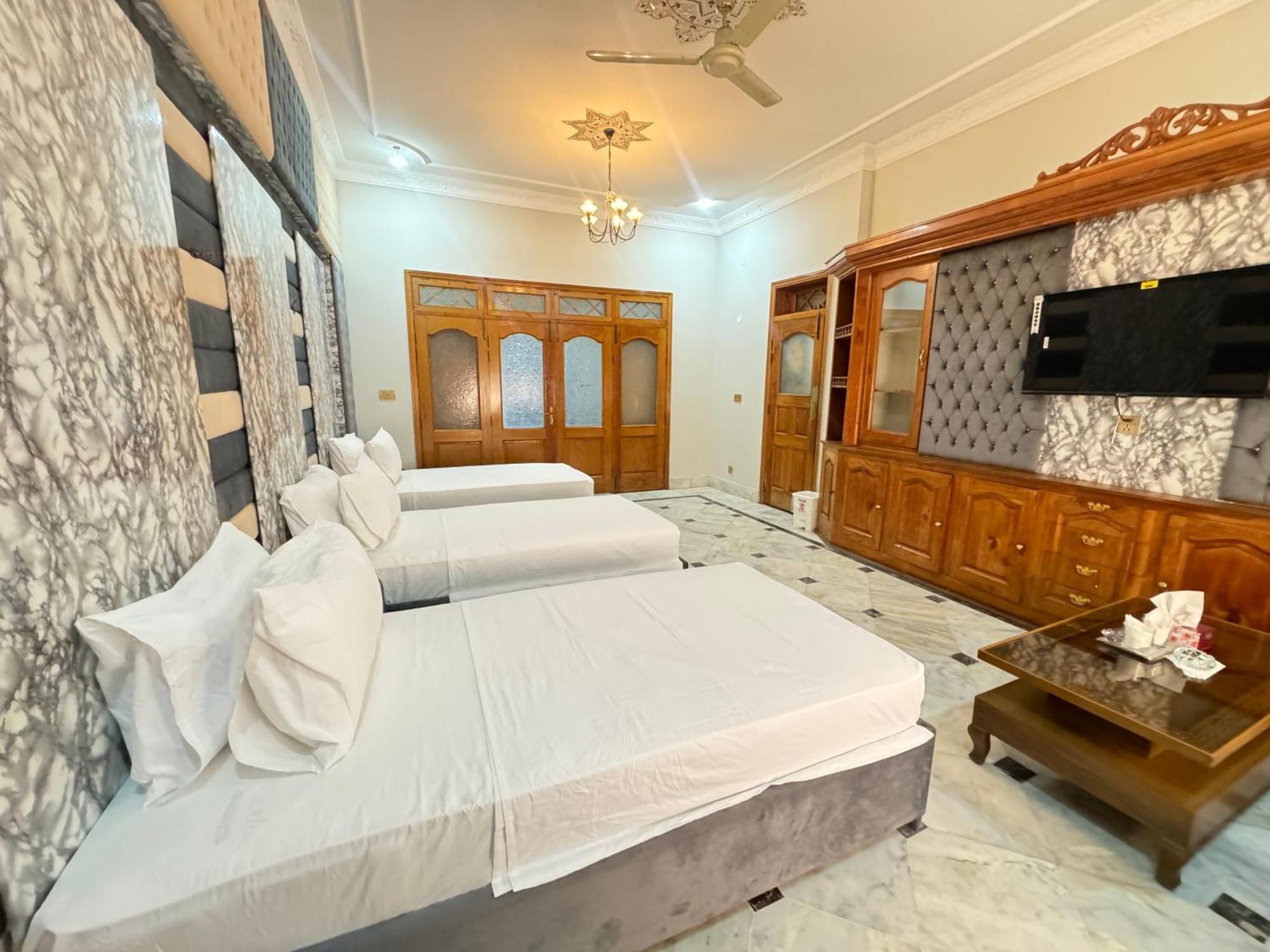 Royal Executive Inn Guest House 이슬라마바드 외부 사진