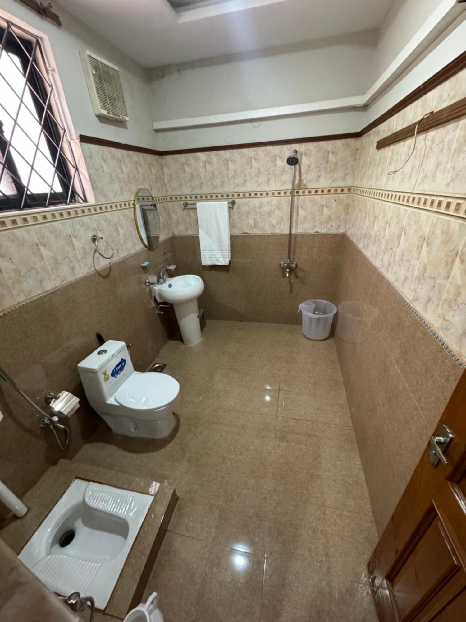 Royal Executive Inn Guest House 이슬라마바드 외부 사진